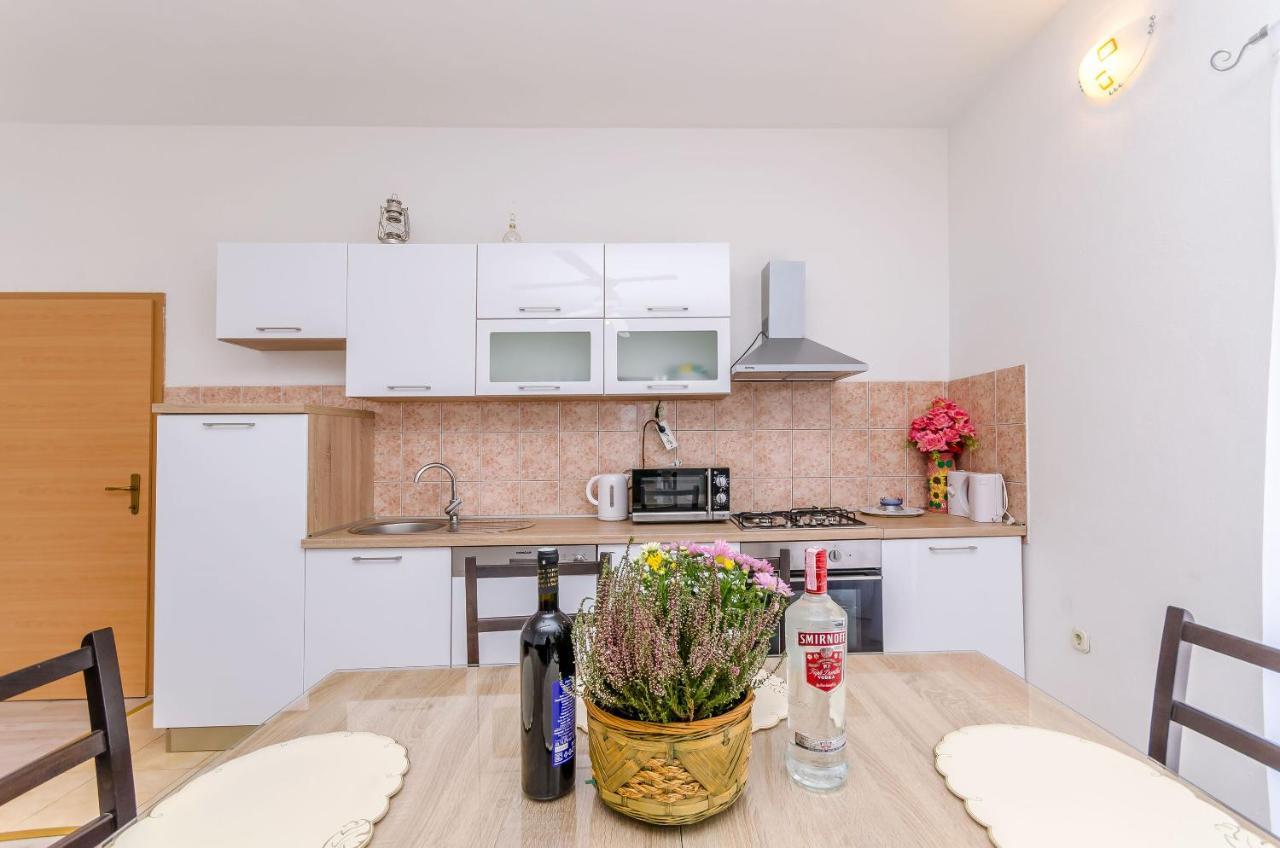 Apartment Markovic Трогир Екстериор снимка