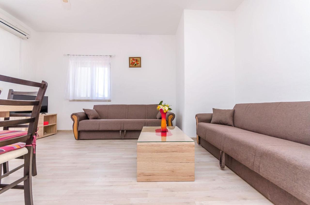 Apartment Markovic Трогир Екстериор снимка