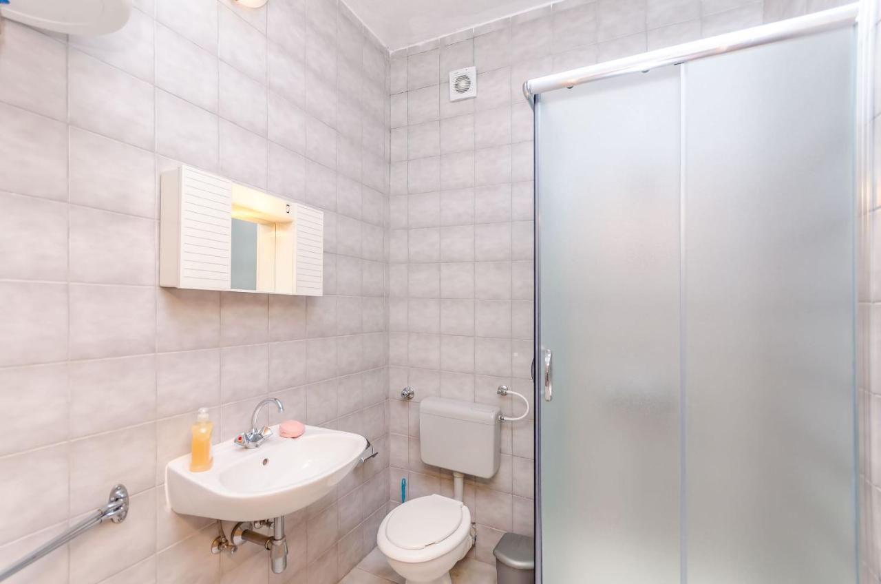 Apartment Markovic Трогир Екстериор снимка