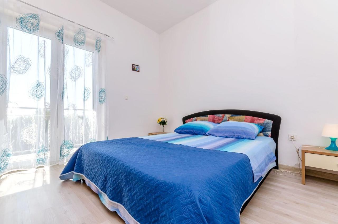 Apartment Markovic Трогир Екстериор снимка