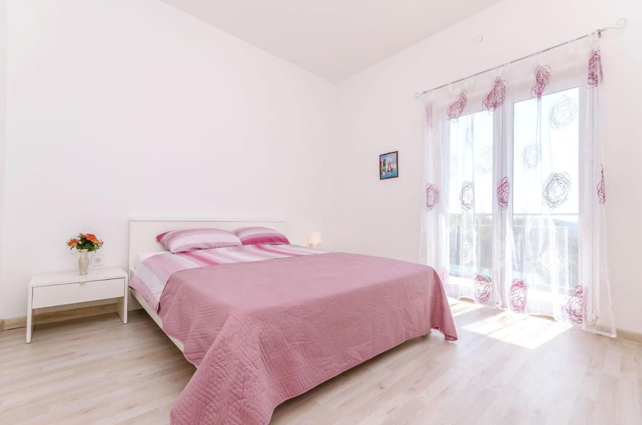 Apartment Markovic Трогир Екстериор снимка