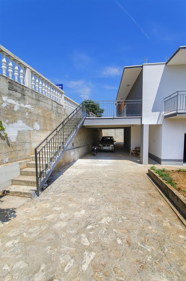 Apartment Markovic Трогир Екстериор снимка